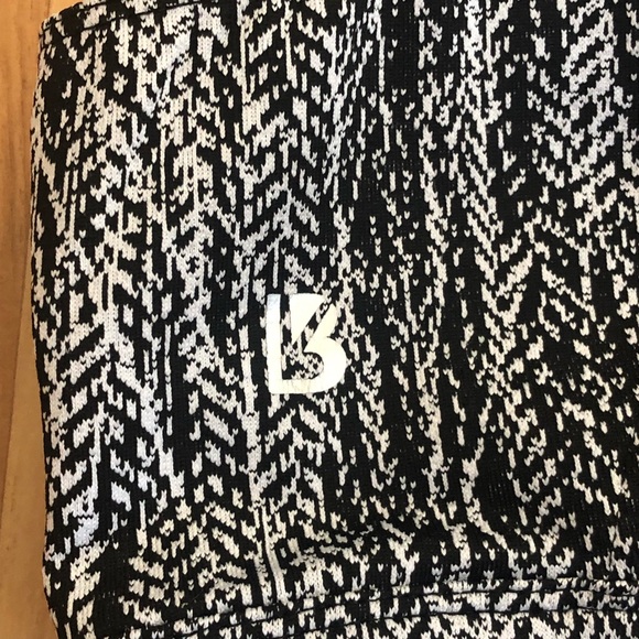 ❌SOLD❌ BuffBunny Jaqard Sports Bra - Picture 5 of 6